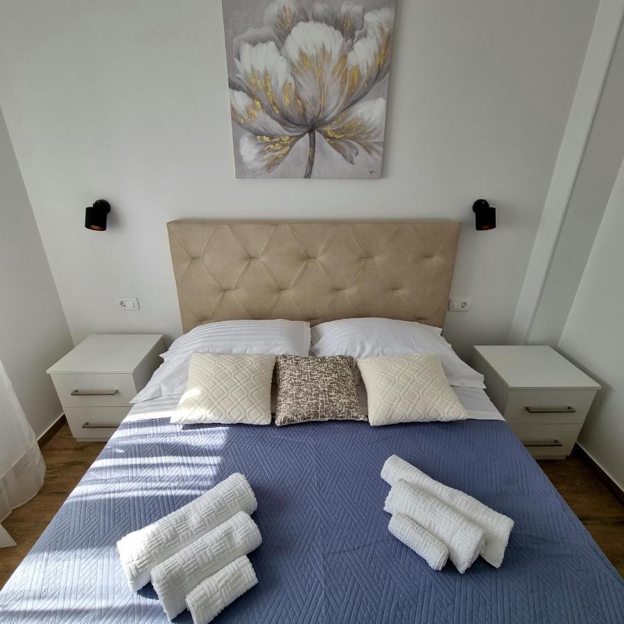 Apartments Happiness Trogir Eksteriør billede